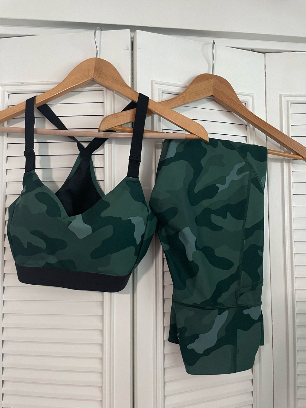 Old Navy Powersoft Camo Sports Bra & Legging Set